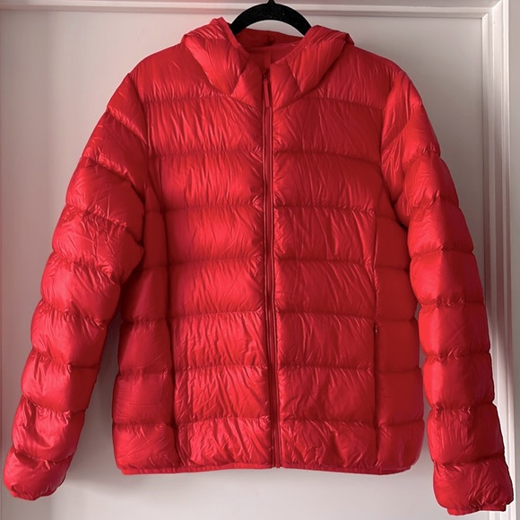 ARITZIA-TNA The Little Puff, Red - Picture 1 of 4